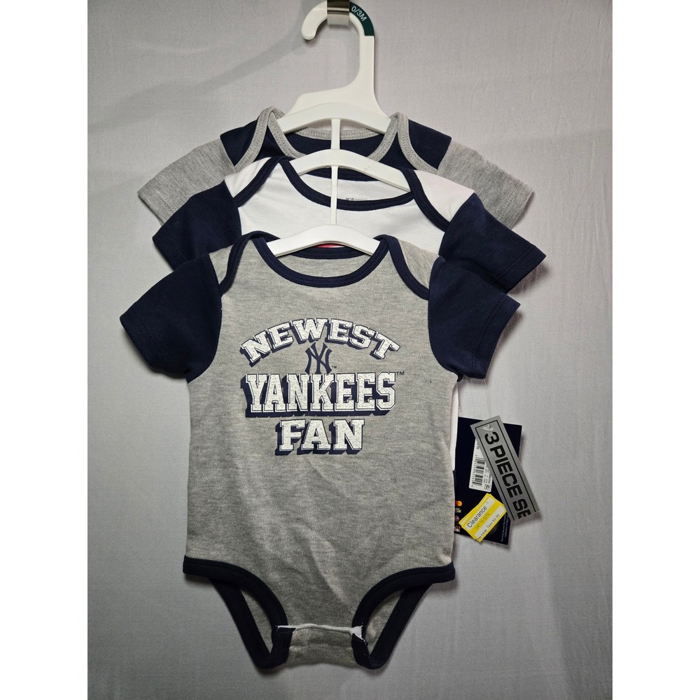 New York Yankees MLB Baby Bodysuit Set 3 Pack Navy Grey White 0-3M NWT